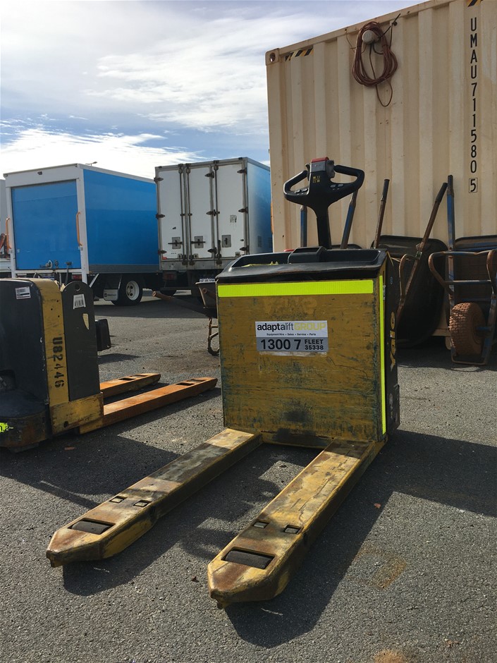 McGuigan Signature Chardonnay 2022 (6x 750mL) SEA