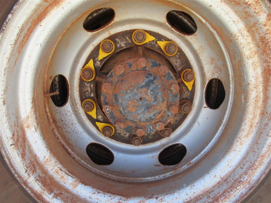 Elephant in the Room Buttery Chardonnay (6x 750mL).