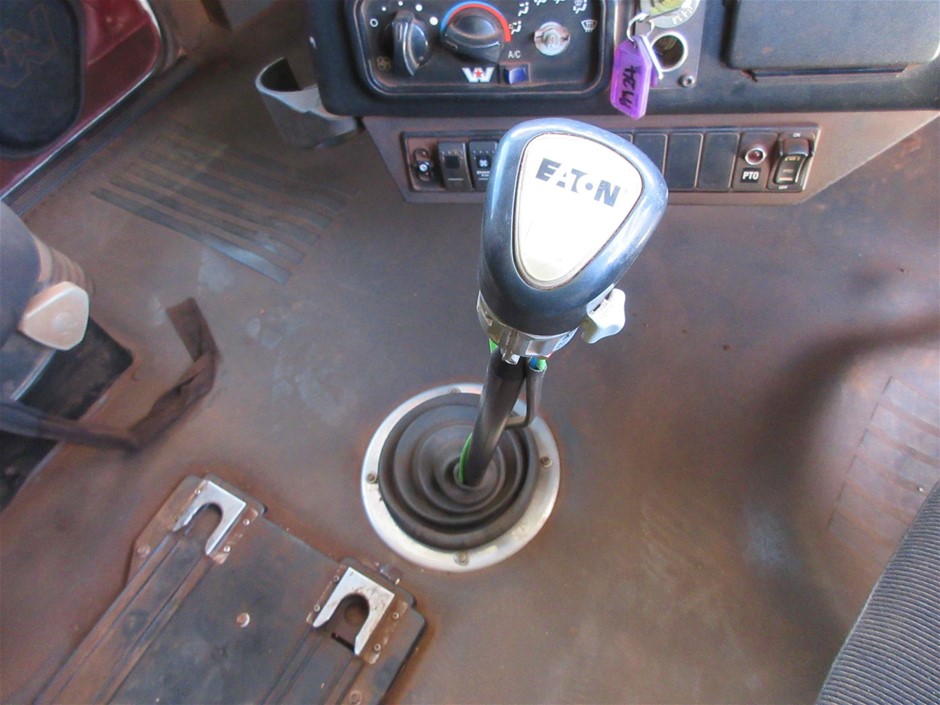 Wolf Blass Red Label Shiraz Grenache (6x 750mL), SEA.