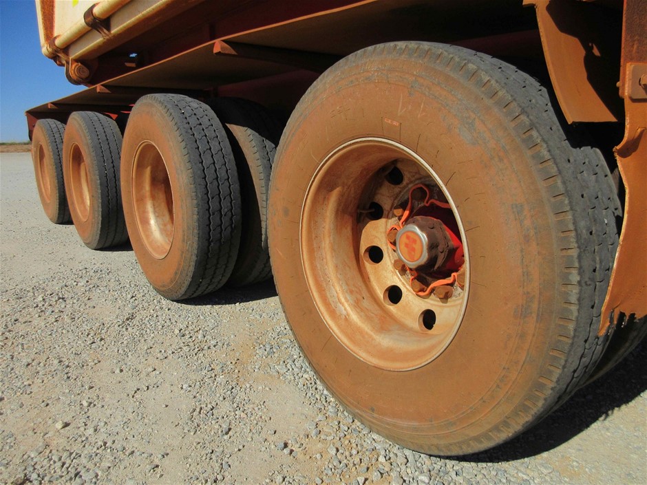 Wolf Blass Yellow Label Shiraz (6x 750mL). SA