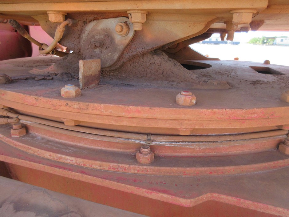 2.08ct Three Oval Rubies & Dia. 0.12ct Four Stones H/SI Ring 18K 