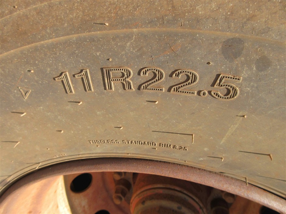 RIP CURL Girl's Surf Puff Long Sleeve Surf Suit, Size 1-2, Mid Blue. RRP: $