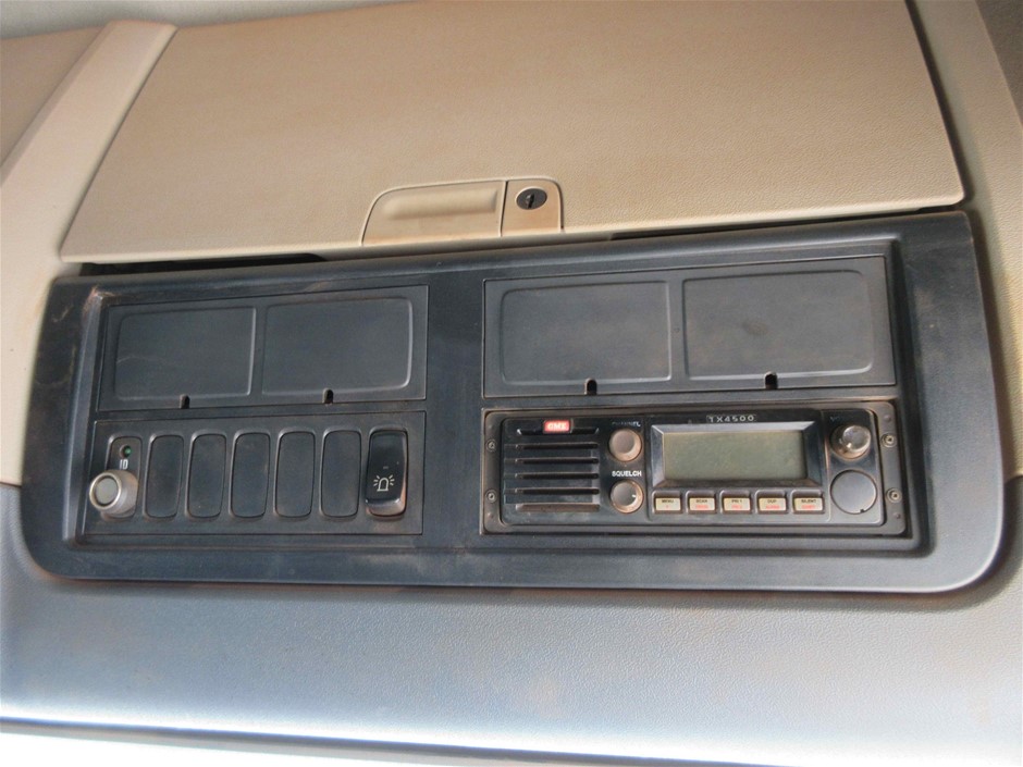 TEDDI ROSE Women's Wide Leg Pant, Size L, 55% Linen, Green.  Buyers Note -