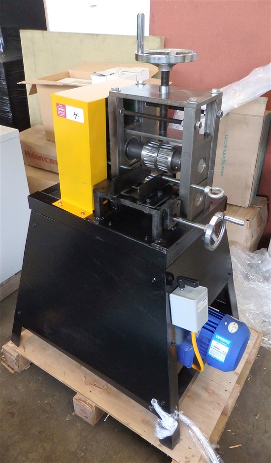 2 Carat round 2 white diamond each CVD Uncertified