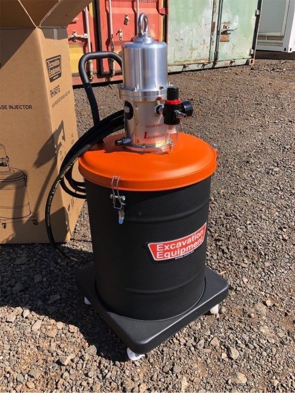 RUSSELL HOBBS Water Urn 8.8L, Silver, Twist Lock Lid with Steam Vent. NB: M