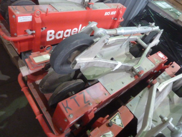 0.70ct Round old European Cut G-H/SI & Four old European Cut Dia. 1.35ct G-