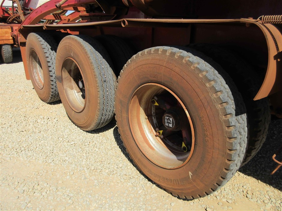 Quantity of 100 1800mm Star Pickets (Unused),