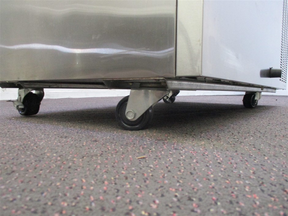 Quantity of 50 1800mm Star Pickets (Unused),