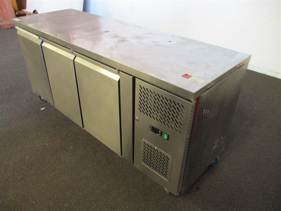 2023 $2 Matilda Light Green Coloured two dollar FIFA Soccer Coin Queen New