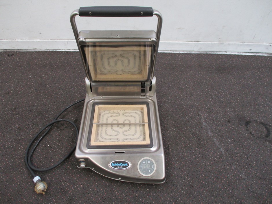 Bradman 5 Dollar Bi Metal Coin on Card of Issue 1996 Issued by RAM