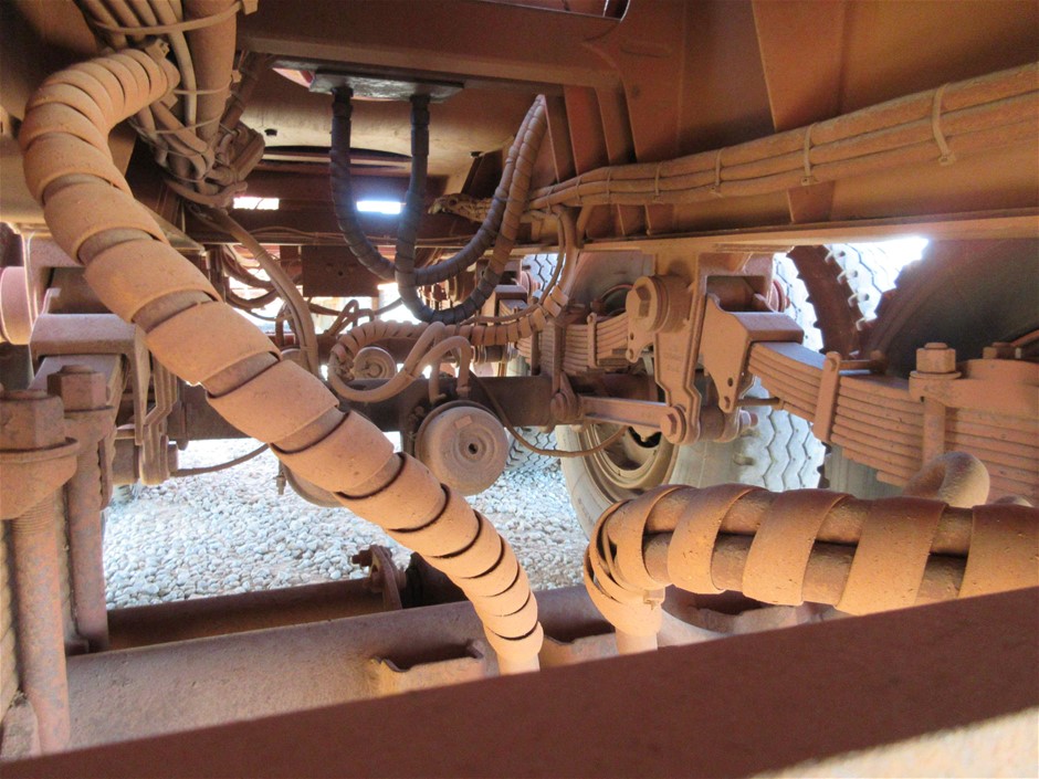 OVER AND BACK 4pc Serving Bowls. NB: Damaged packaging.