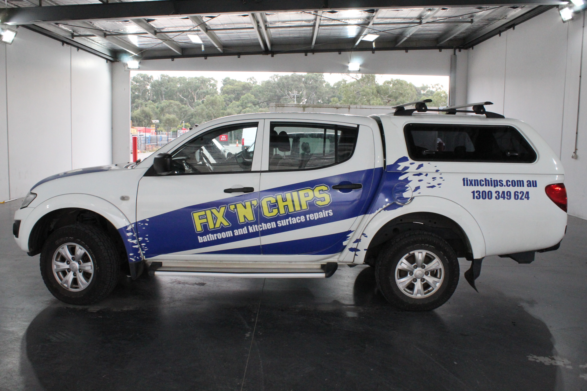 Vintage Enameled Easter Egg Diamante Jewelry Organizer Trinket Box Décor