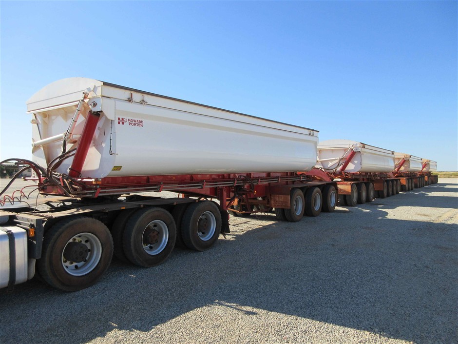 2010 BATHURST WINNER GOLD MEDALLION IN BOX LOWNDES HOLDEN VE COMMODORE