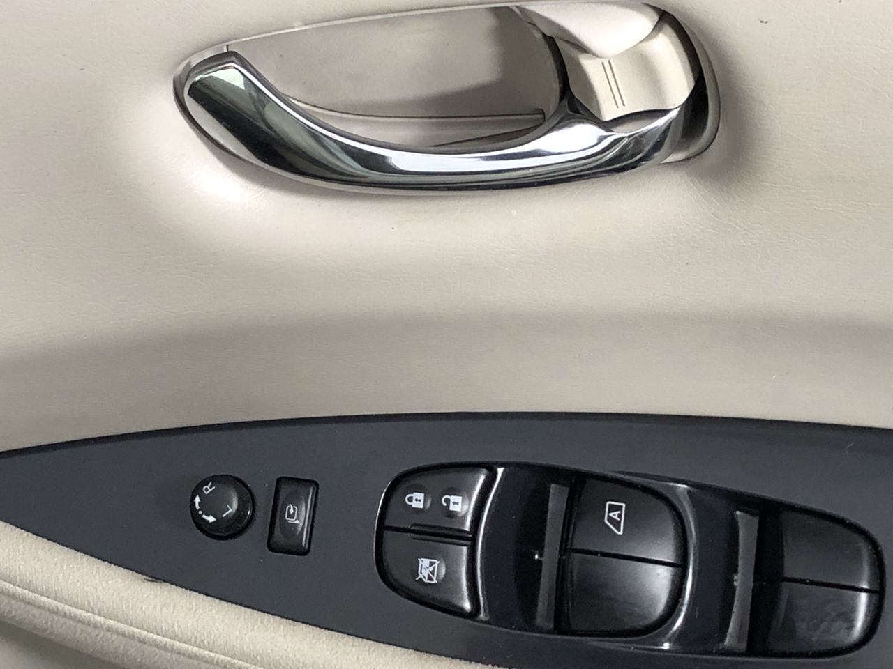 9-10mm Grade AB White Pearl Bracelet.