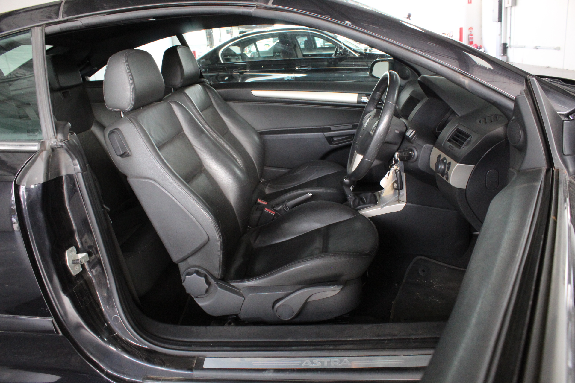 BEDFOLKS Calming Donut Dog Bed, Round Fluffy with Non-Slip Bottom (Light Gr