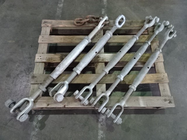 SURF Professional Laundry Powder, 9kg, Sun Fresh. NB: Damaged bucket, some