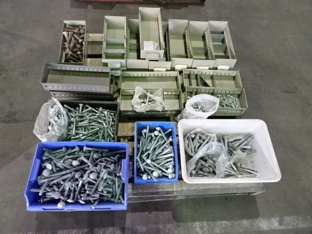 4 x Pack of 39pc TIDE Pods 3-in-1 Capsules, Total 971g, Spring Meadow.