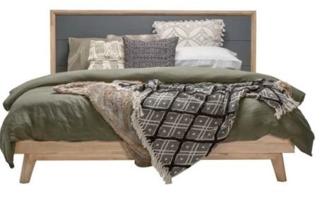 NOKIA 800 Tough 2.4 Inch 4G UK SIM-Free Feature Phone with Google Assistant