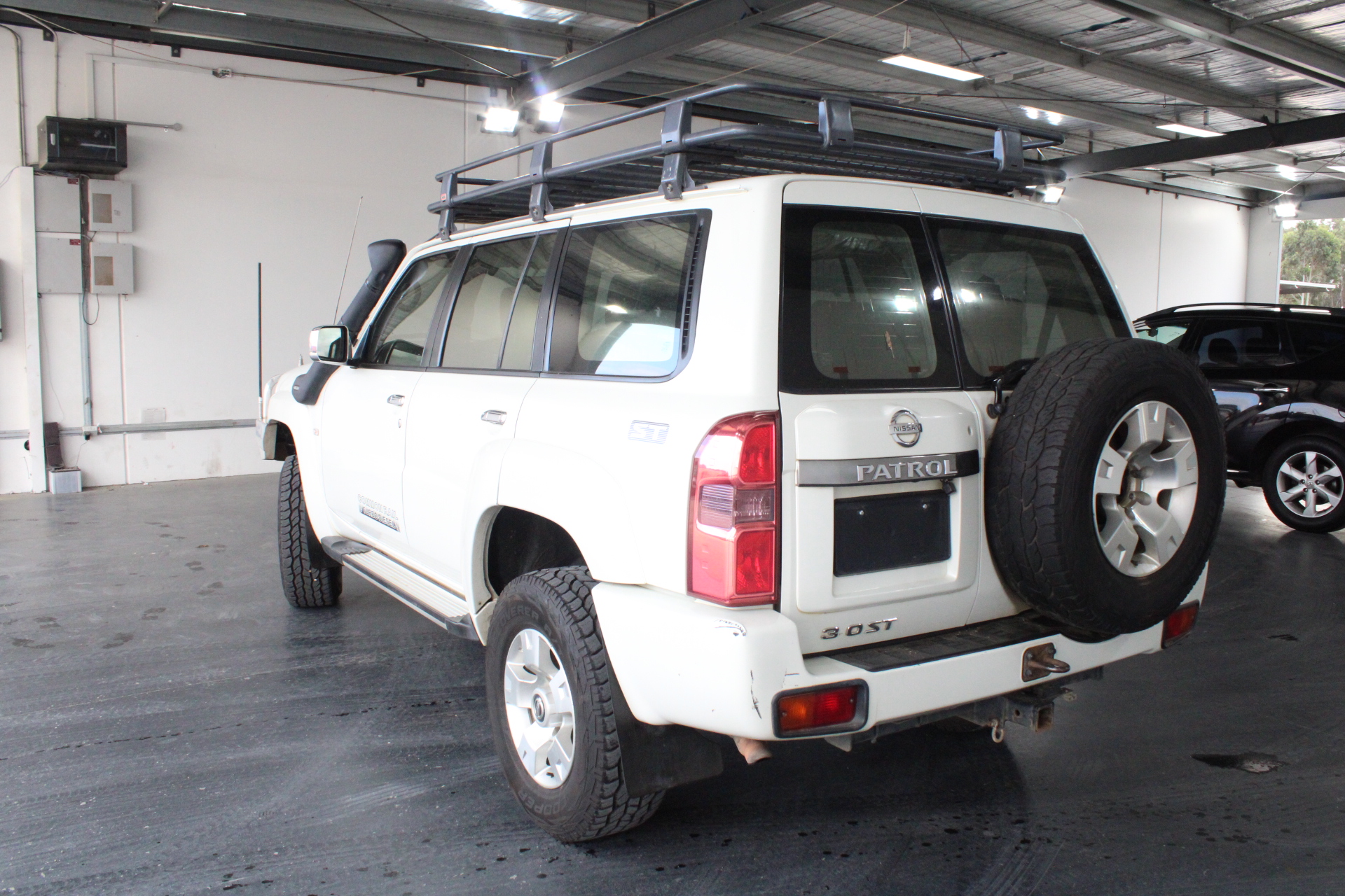 DJI RC Motion 3, FPV Smart Controller with Immersive Motion Control.