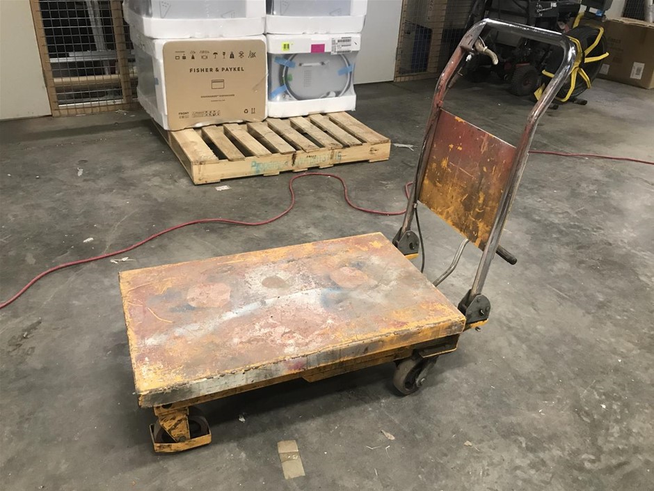 SIGNATURE Men's Comfort Trainers, Size US12/UK11, White.