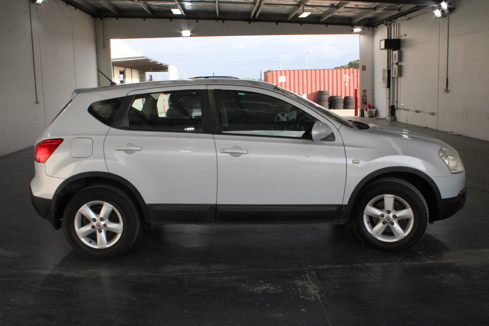 Lindeman's Bin 85 Pinot Grigio (6x 750mL). SEA.