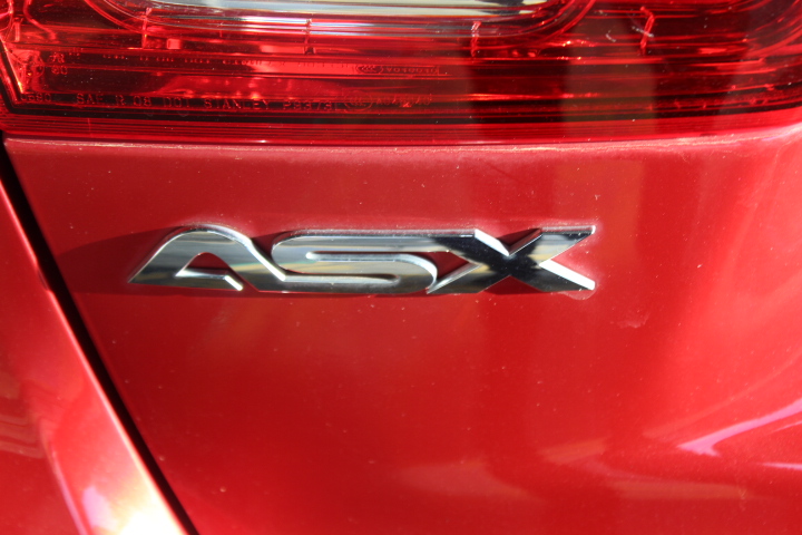 18K White-Filled Cuban Chain Bracelet with Simulated Diamonds - 17.8cm