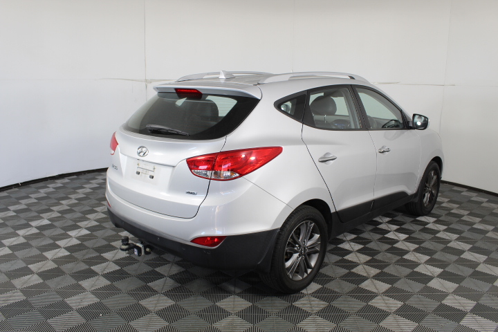 SCHLAGE F10 BWE 625 GSN Greyson Collection Bowery Passage Lock Knob, Bright