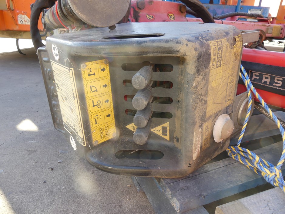 FINDER 14" Grass Shears with Versatile Rotating Blades.