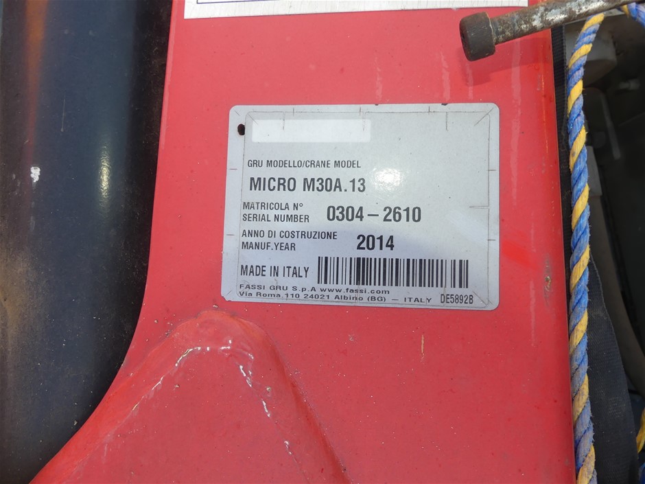 OSKA Long Fibreglass Handle Spade.