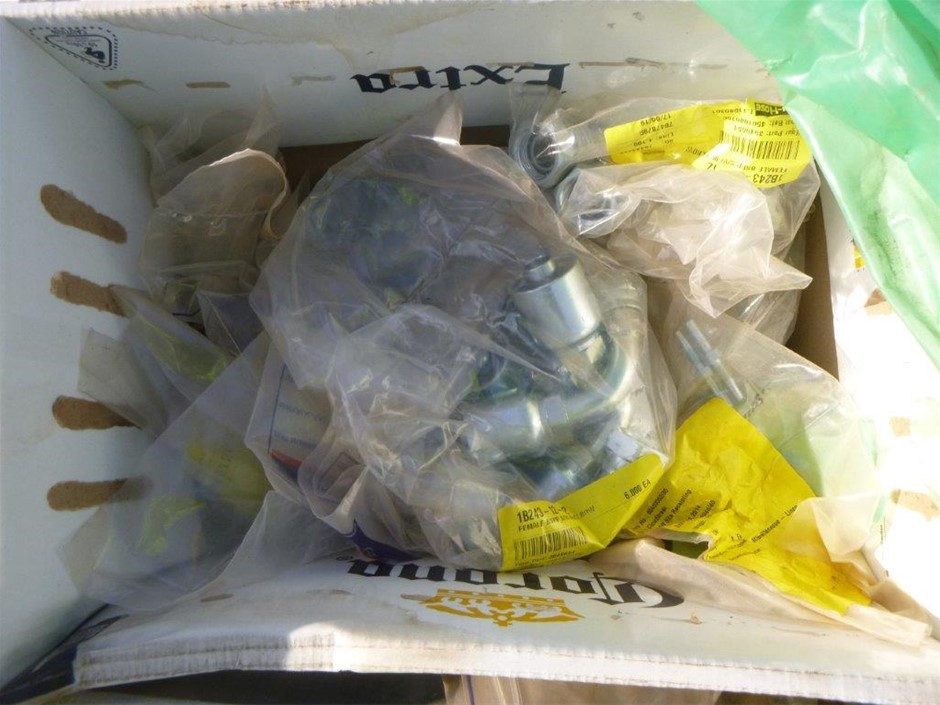 NESPRESSO Essenza Mini Solo Coffee Machine, Colour: Piano Black, Model: BEC