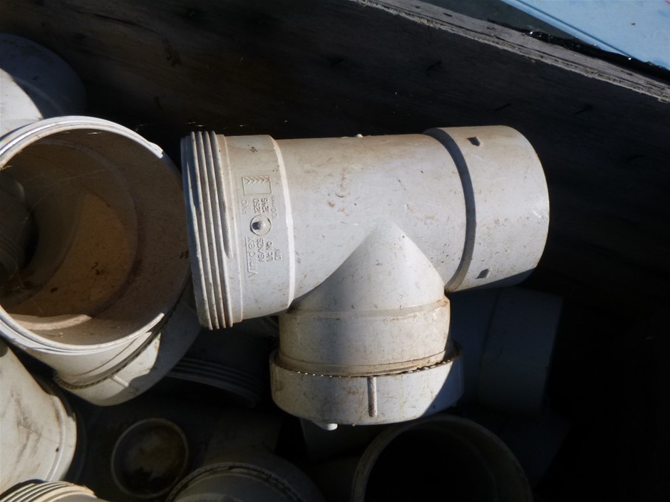 VORNADO 660 Whole Room Air Circulator, White. NB: Minor use