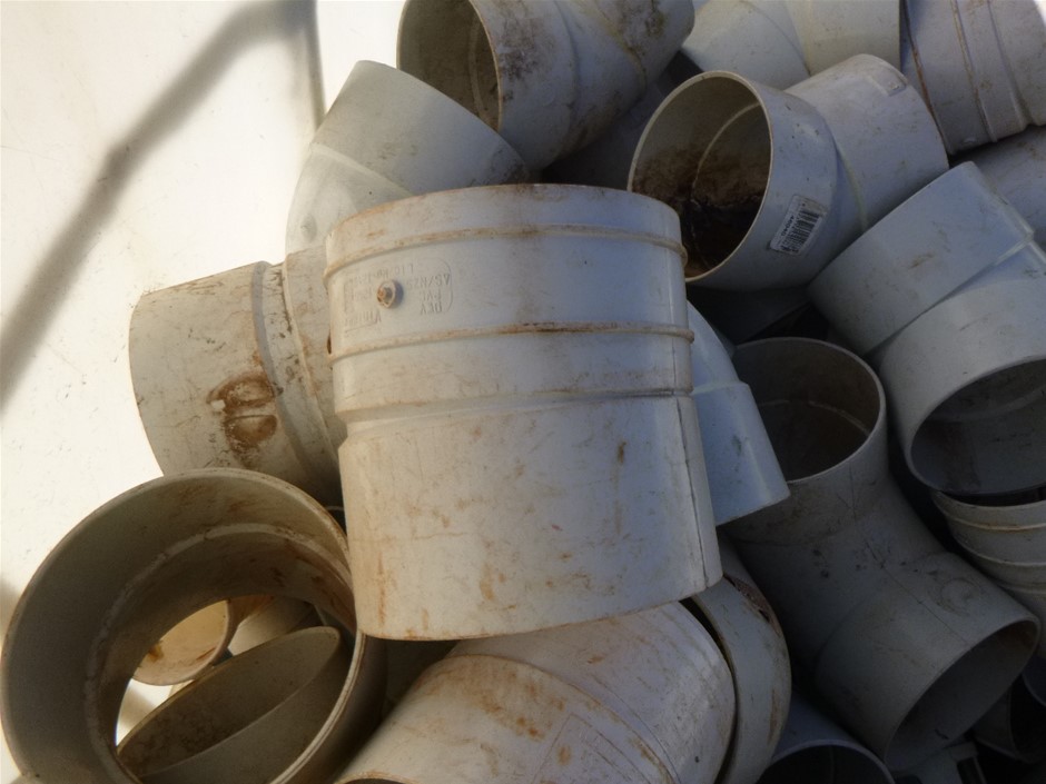 KOGAN Espresso Barista Coffee Machine and Grinder, Model: KAESCOFFGRA. NB: