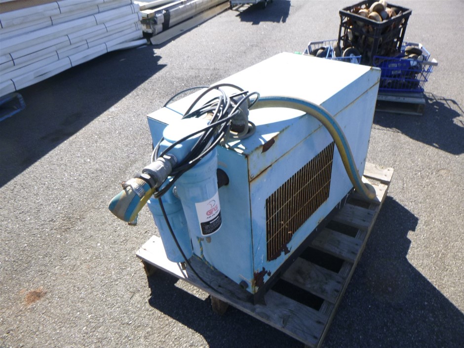 COBRA XL Speed Men's RH 9 Piece Golf Club Set, Regular Flex. NB: obvious sc