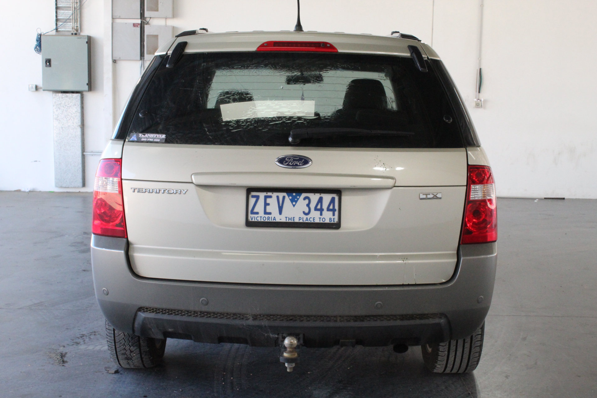 Wolf Blass Red Label Sauvignon Blanc (6x 750mL). Current Vintage Release.