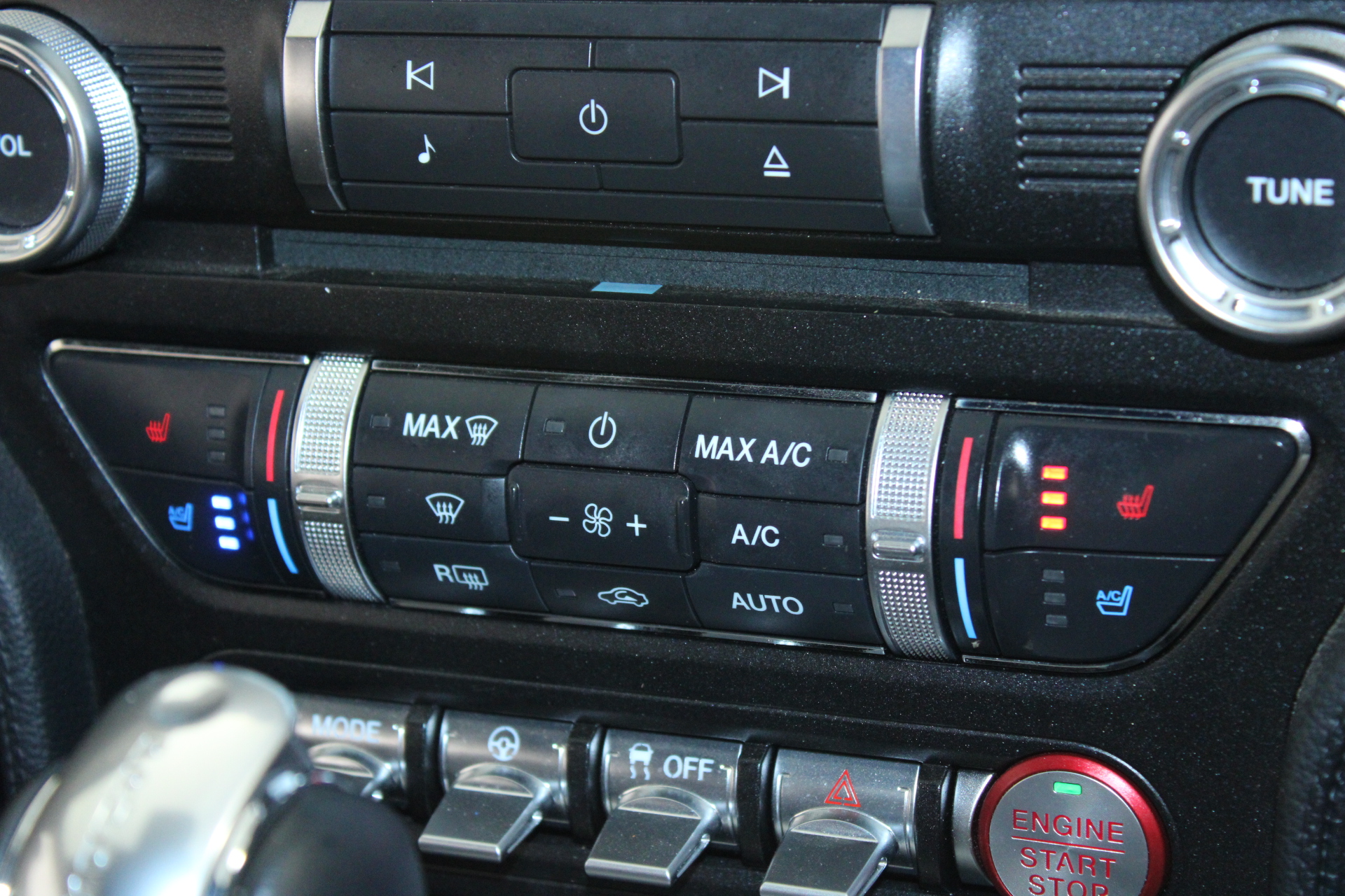 Veuve D'Argent Cuvee Prestige Blanc de Blancs Brut NV (6x 750mL)