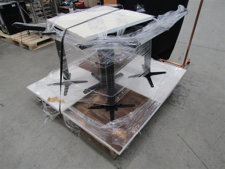 2023 $2 Matilda Light Green Coloured two dollar FIFA Soccer Coin Queen New