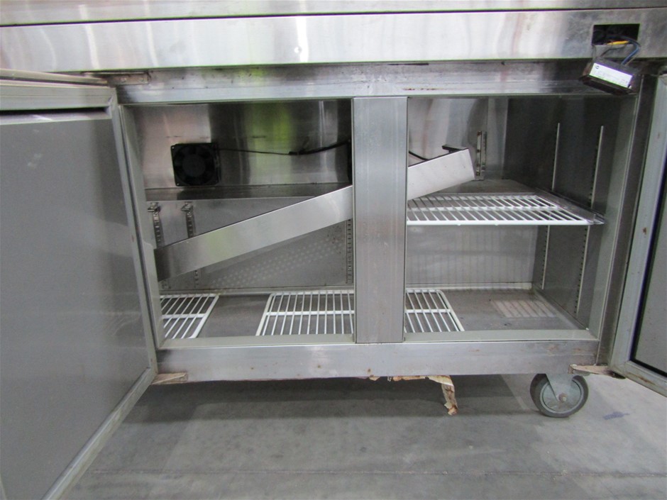 2016 UNC 50c HOLDEN HERITAGE COLLECTION HQ Kingswood COIN ON CARD