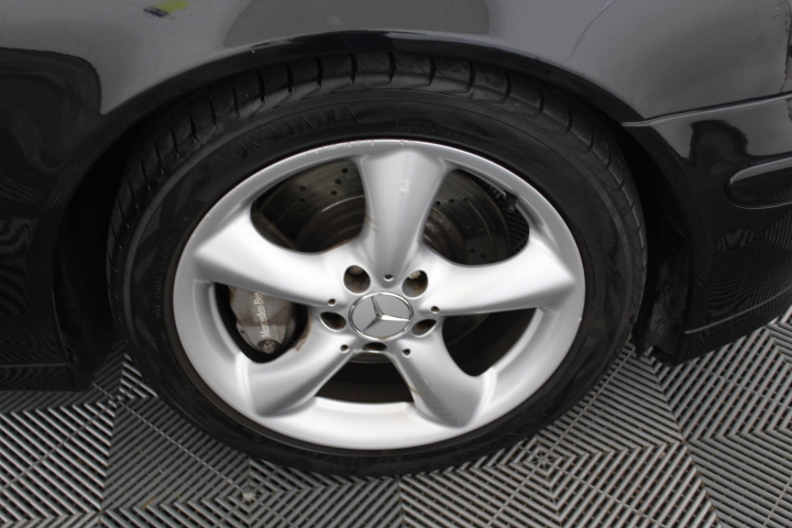 NBA CHAMPION MOSES MOODY SIGNED JERSEY