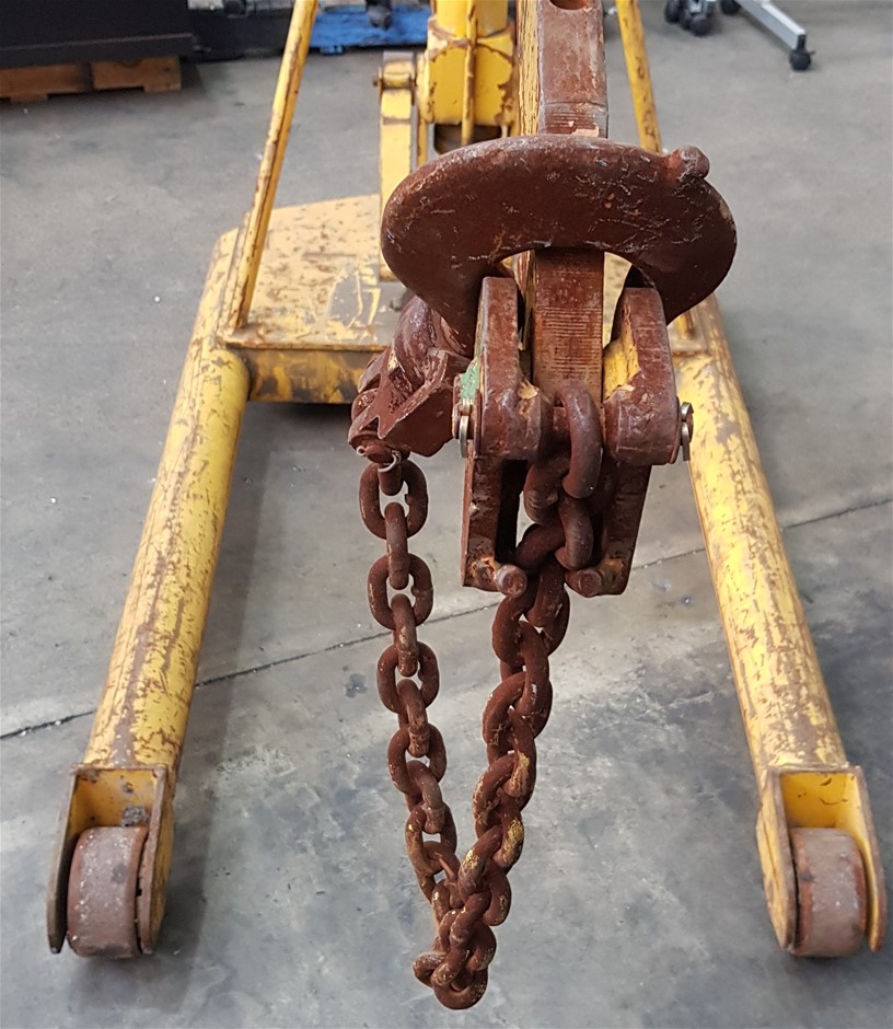 1/100 Scottdale x 2, 1g Valcumbi silver bars x 2 & 1 Kilo Copper Bar