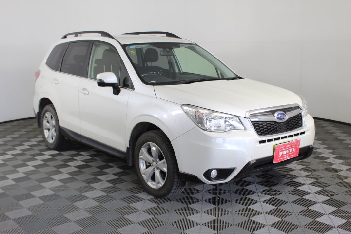 Bradman 5 Dollar Bi Metal Coin on Card of Issue 1996 Issued by RAM