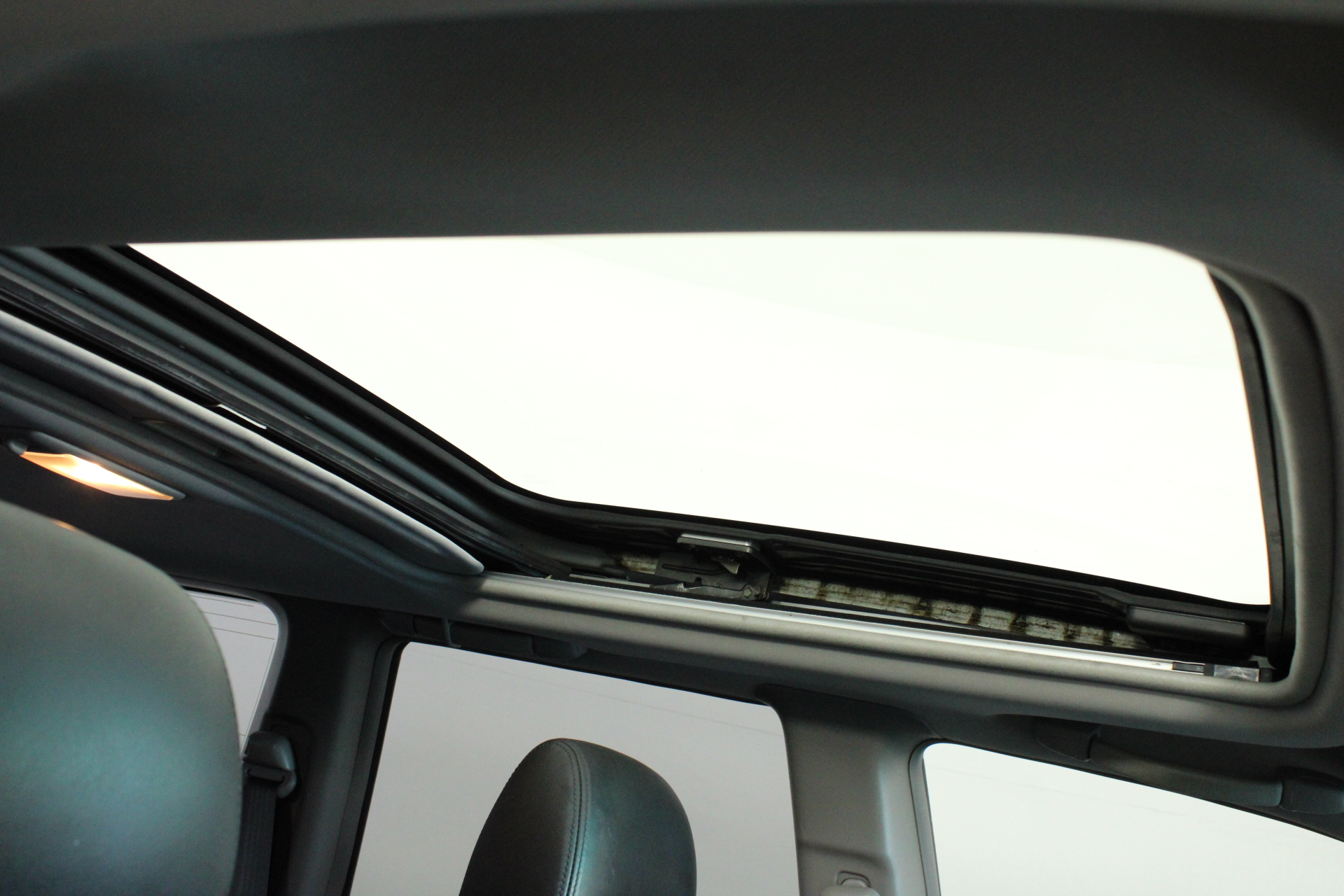 Scottsdale Gold 1/100oz 9999 Goldx 2, 1g Silver Bars x 2, 1g mint bar x 2