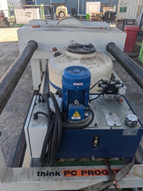 2022 Queen Elizabeth Platinum Jubilee Gold plated Medallion