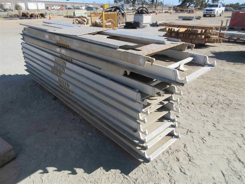 1/100oz Scottsdale Mint Gold Bar & 1g germania bar x 4