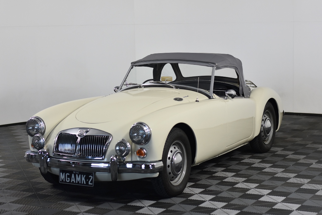 LOGITECH Pro Flight Yoke System, Model 945-000023.  Buyers Note - Discount