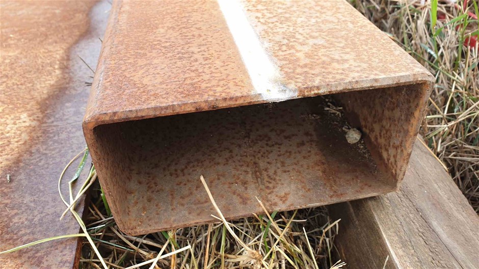 Stunning 18ct Heavy Yellow Gold Plated Simulated Diamond Drop Pendant