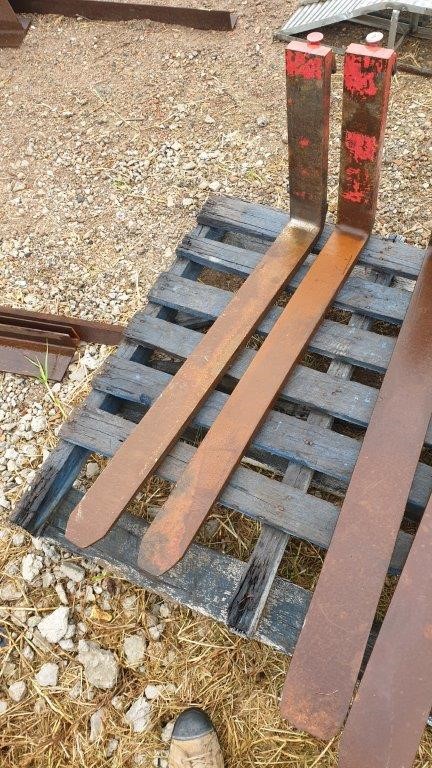 WYNNS ESTATE Michael Shiraz 1994 (2x 750mL), Coonawarra. 5* Prov