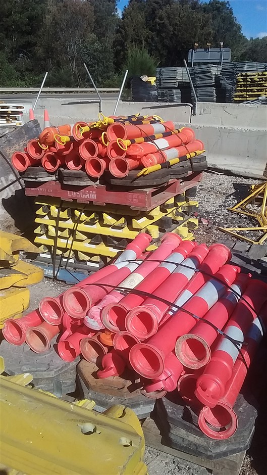 Quantity of 200 1650mm Star Pickets (Unused)