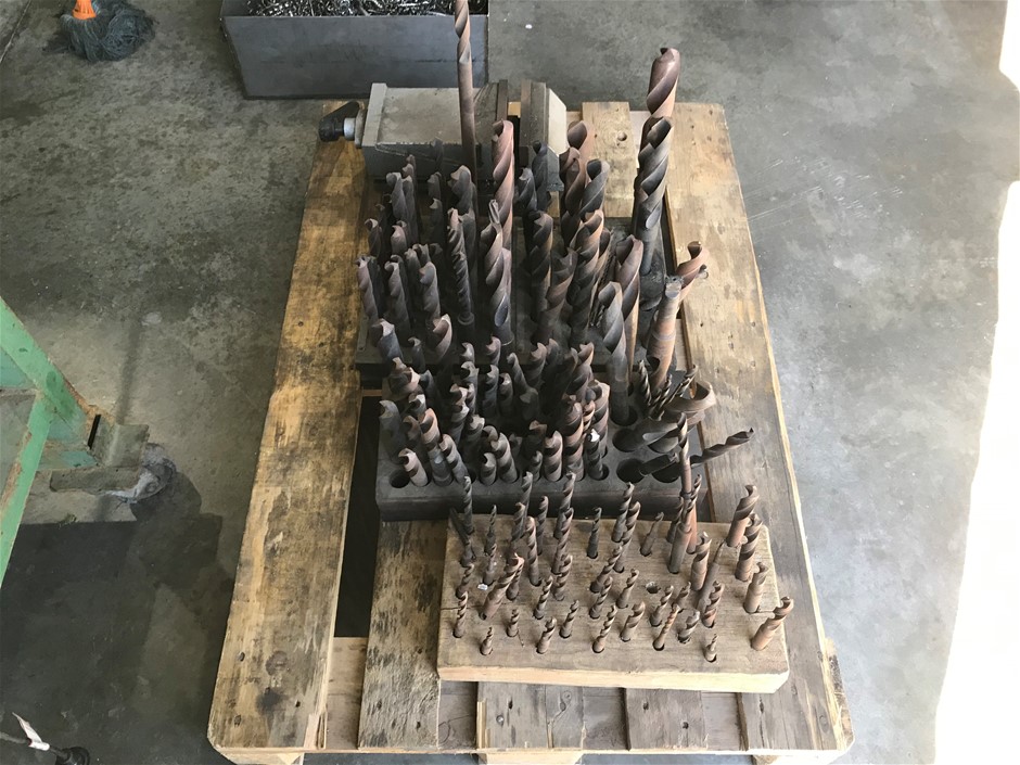 Mixed Garden Tools Including Hedge Trimmers + Leaf Blowers