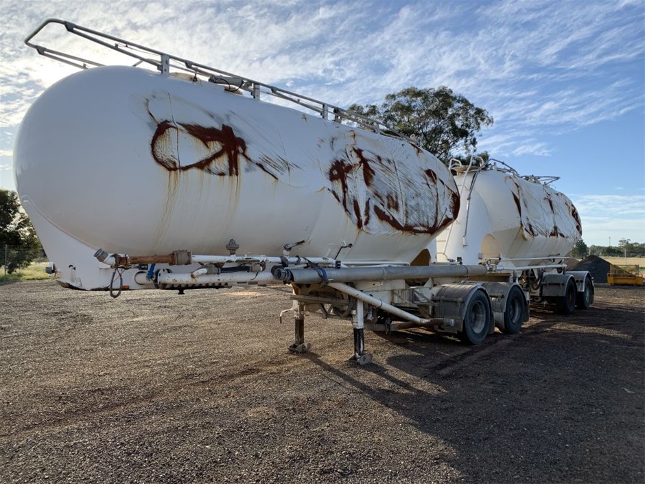 GOLDAIR 30cm Metal Desk Fan with 3 Speed Settings, Tilt-Adjustable, Matte B