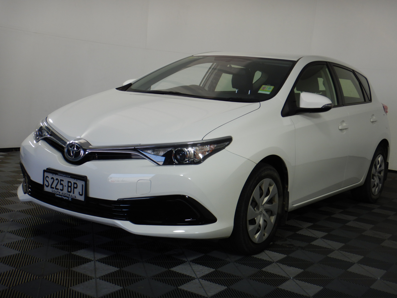 2 X WAVERLY NAVARRA Farmhouse Scalloped Valance Rod Pocket Window Curtain f